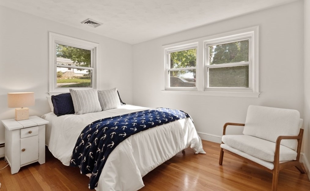 371 Franklin St, Reading MA 01867-1037 exterior