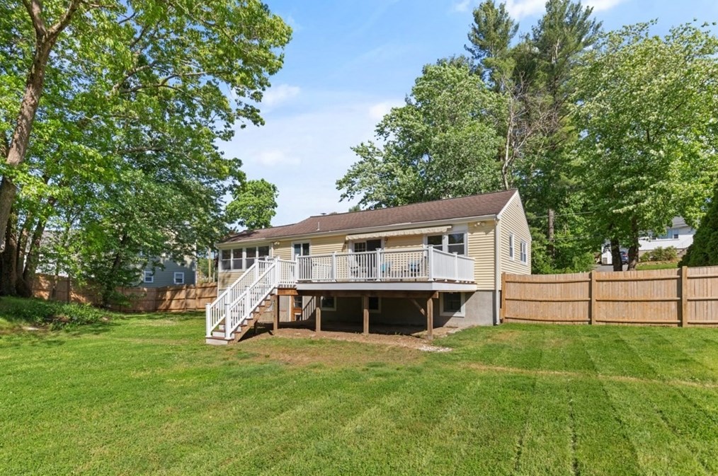 371 Franklin St, Reading MA 01867-1037 exterior