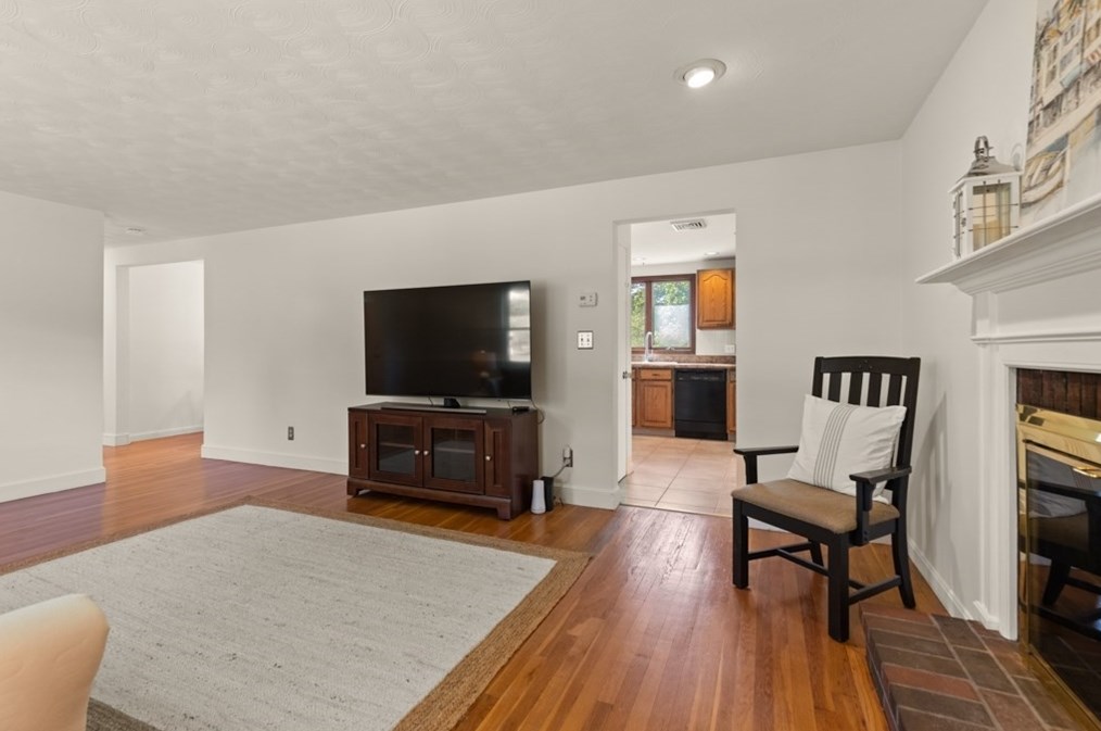 371 Franklin St, Reading MA 01867-1037 exterior