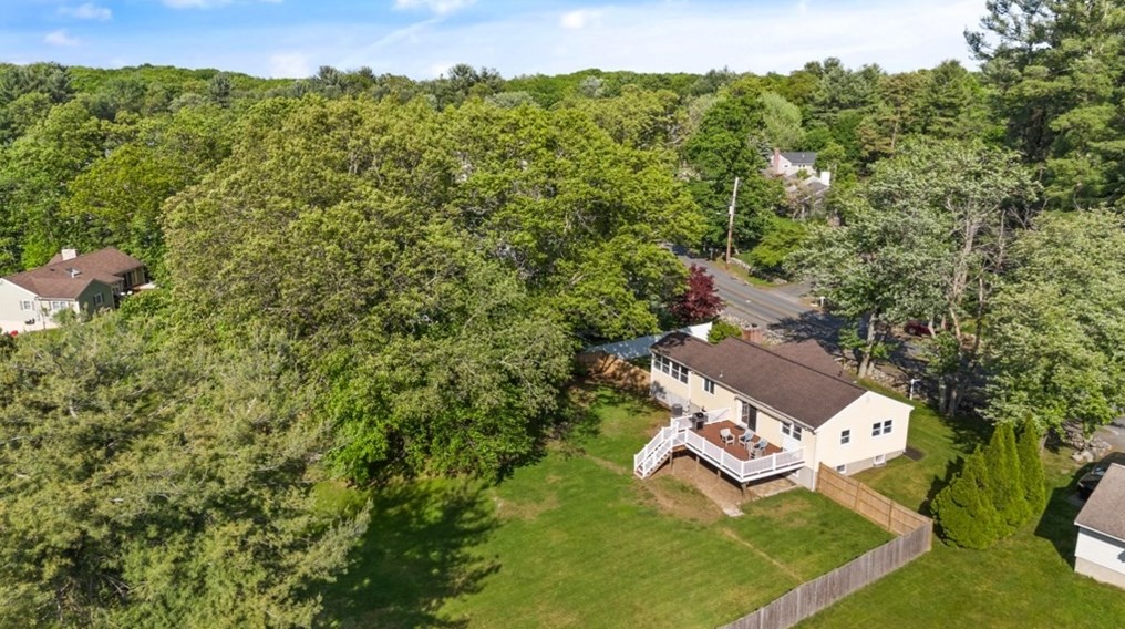 371 Franklin St, Reading MA 01867-1037 exterior