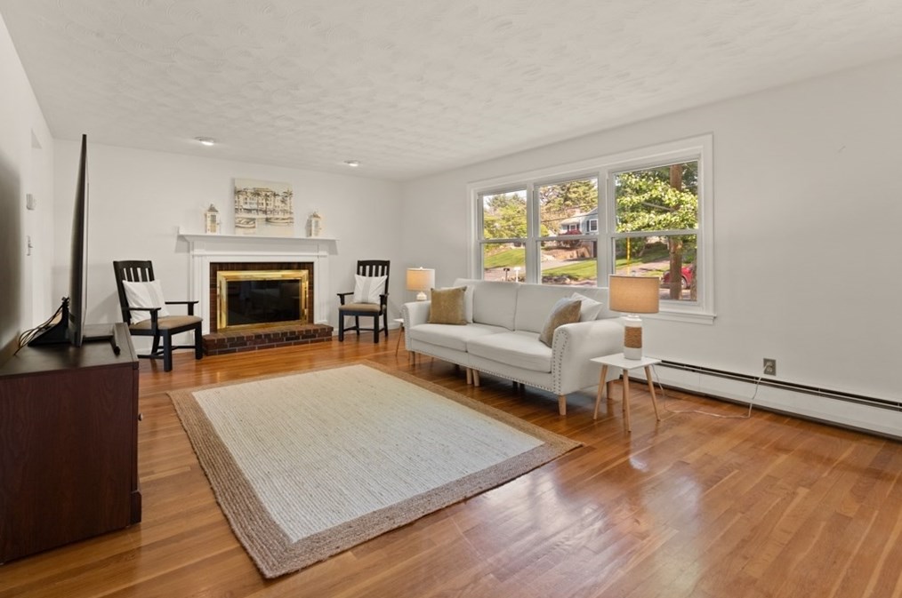 371 Franklin St, Reading MA 01867-1037 exterior