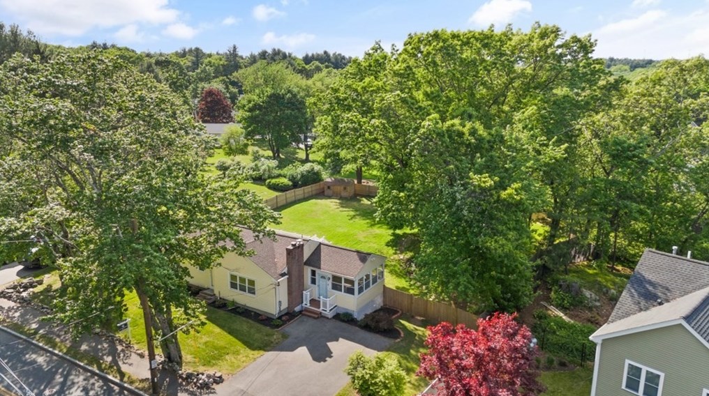 371 Franklin St, Reading MA 01867-1037 exterior