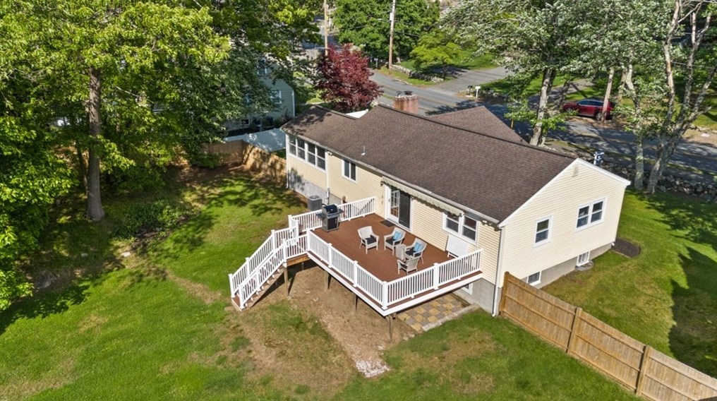 371 Franklin St, Reading MA 01867-1037 exterior