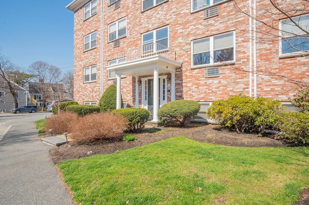 59 Prospect St, Marblehead, MA 01945 exterior