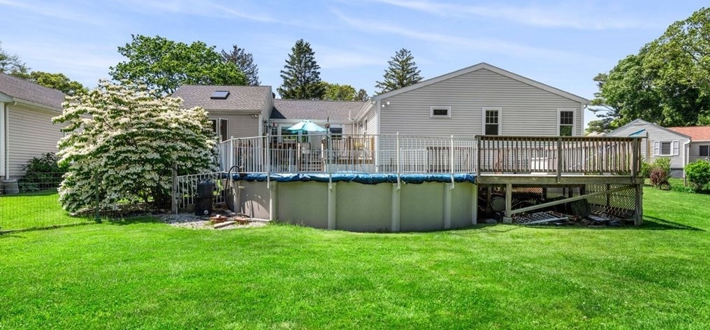 80 Fallon Cir, Braintree MA 02184-3821 exterior