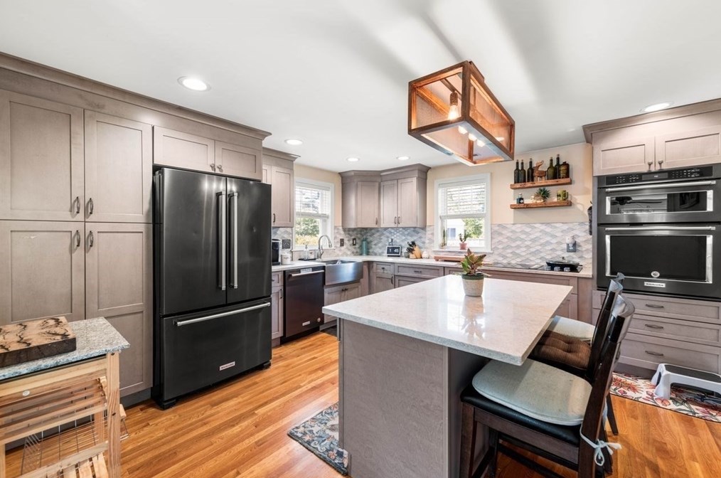 80 Fallon Cir, Braintree MA 02184-3821 exterior