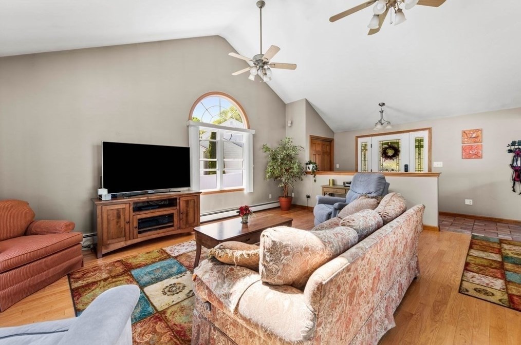 80 Fallon Cir, Braintree MA 02184-3821 exterior