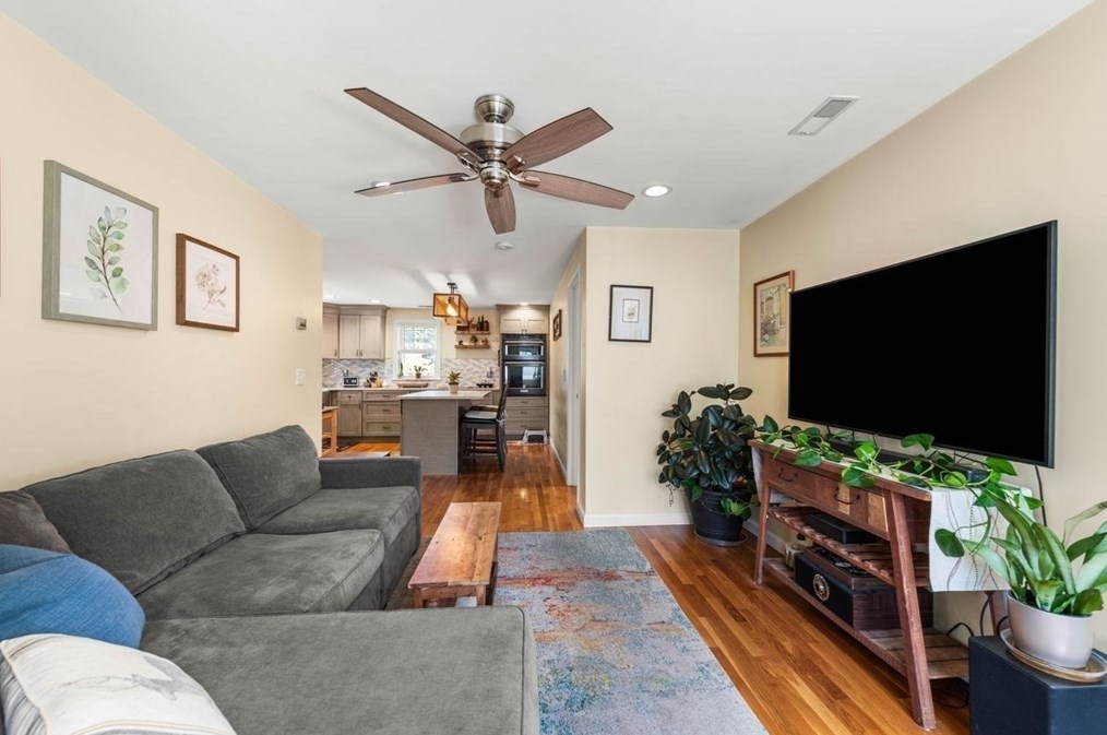 80 Fallon Cir, Braintree MA 02184-3821 exterior