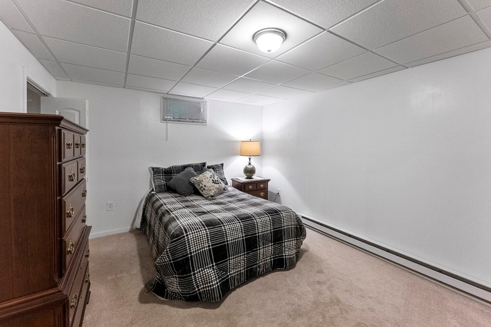 490 St, West Bridgewater MA 02379-1832 exterior