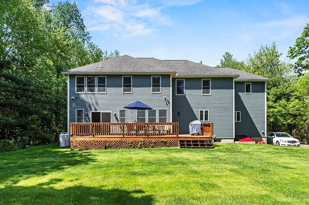 490 St, West Bridgewater MA 02379-1832 exterior