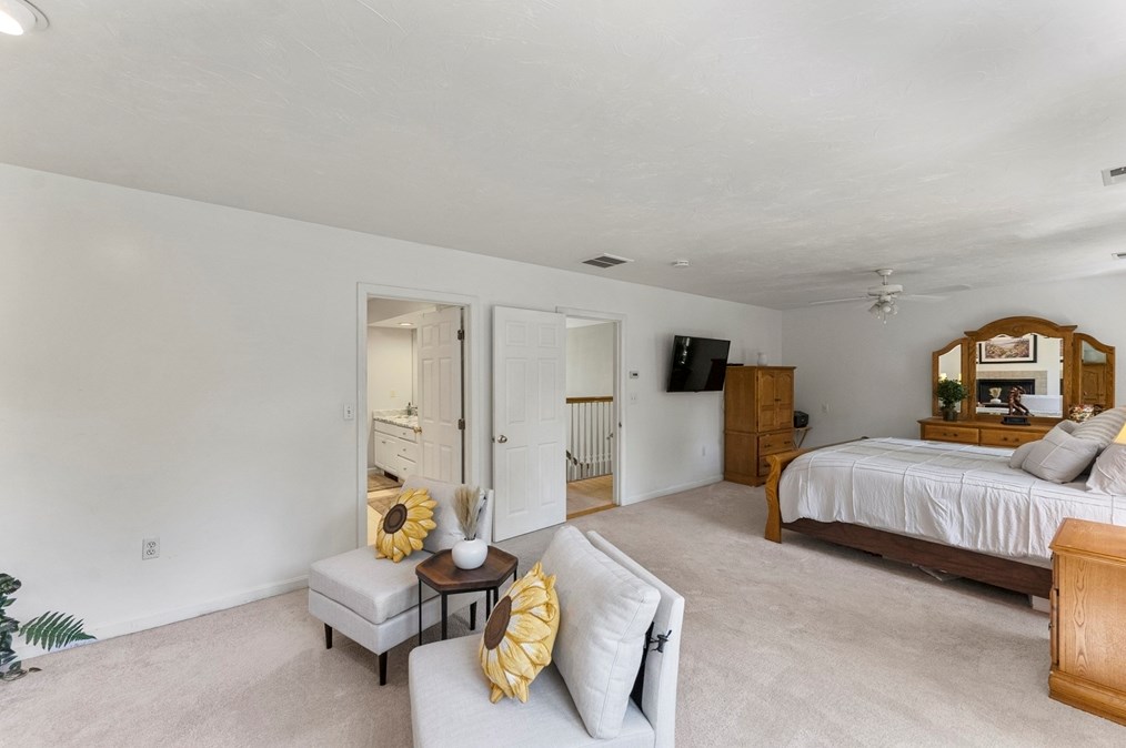 490 St, West Bridgewater MA 02379-1832 exterior