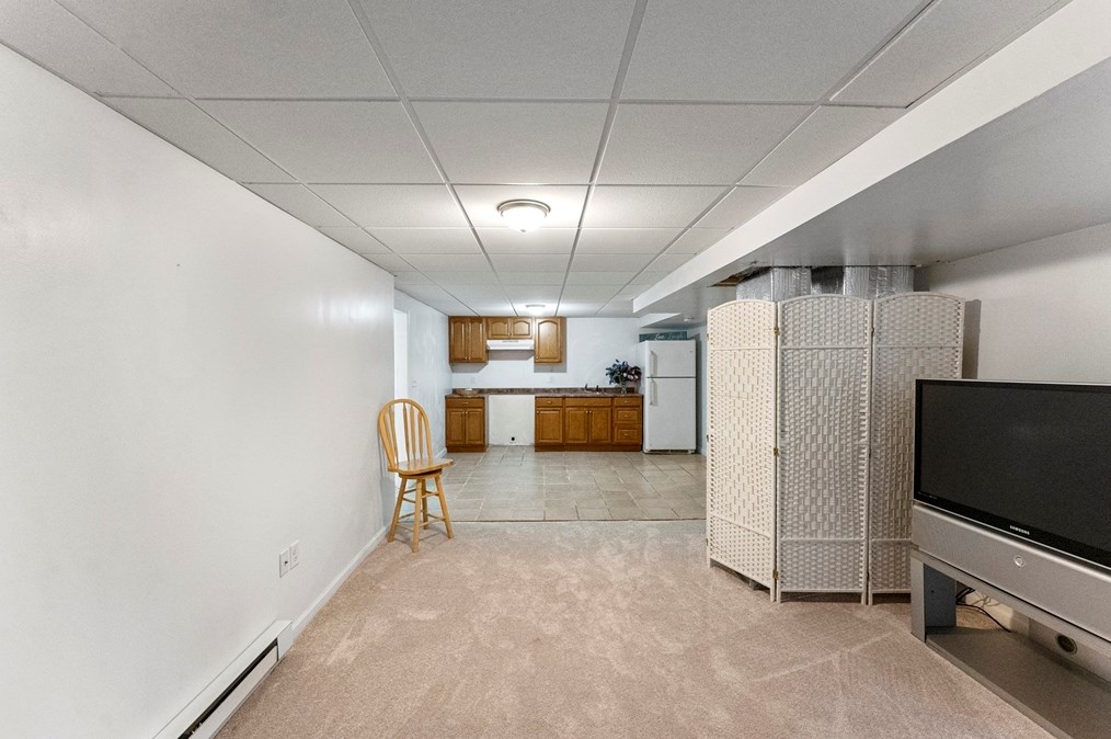 490 St, West Bridgewater MA 02379-1832 exterior