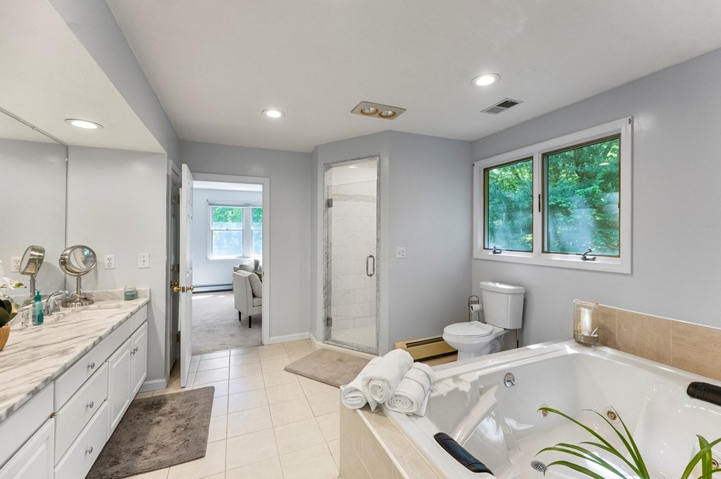 490 St, West Bridgewater MA 02379-1832 exterior