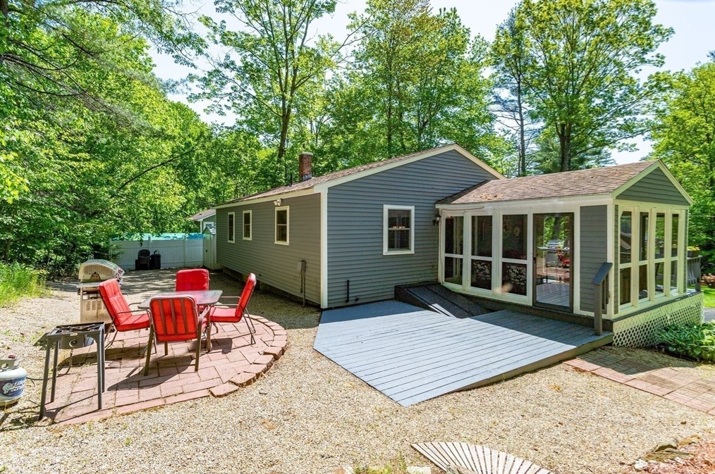 6 Seneca Dr, Ashburnham, MA 01430