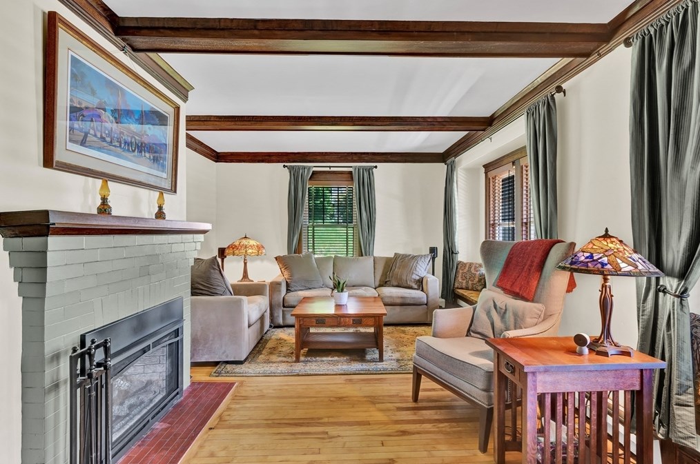 16 Vesper St, Worcester MA 01602-1439 exterior