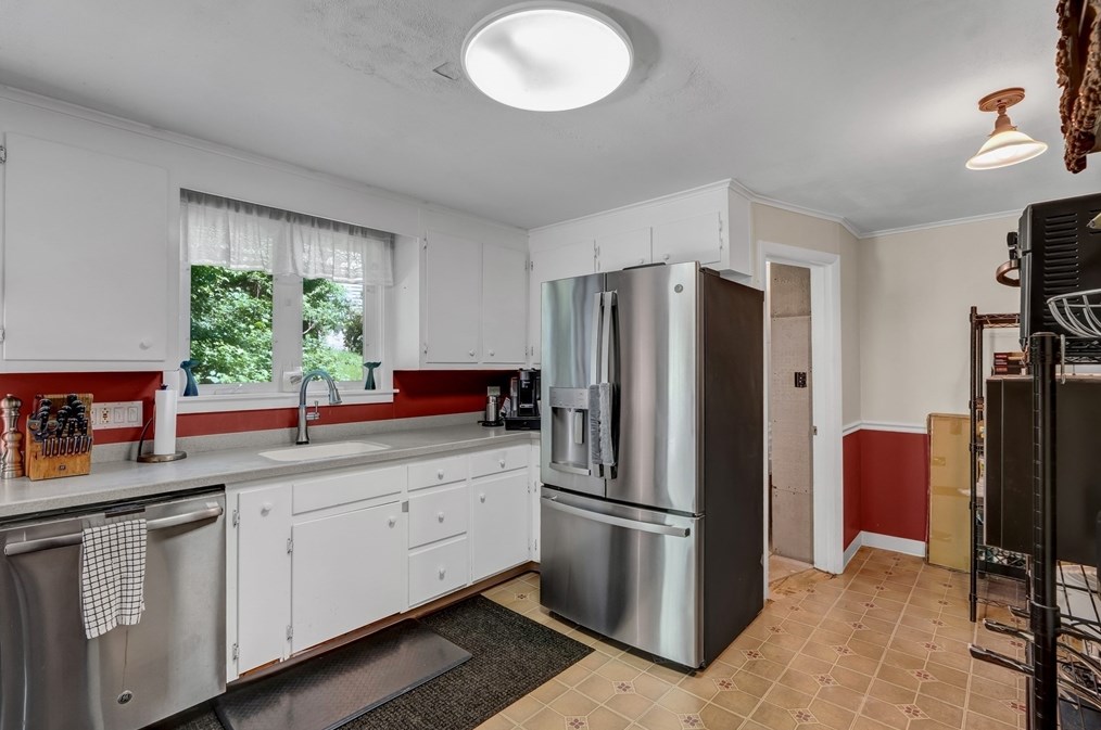 16 Vesper St, Worcester MA 01602-1439 exterior