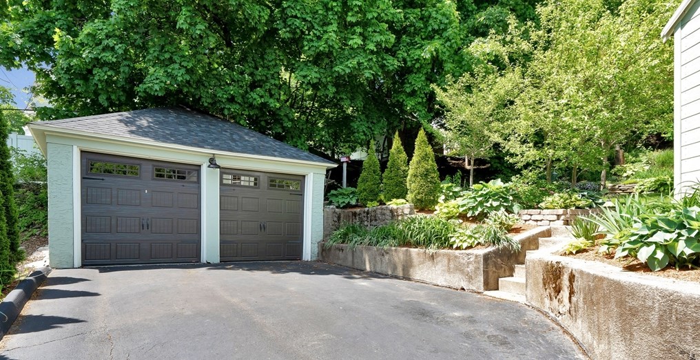 16 Vesper St, Worcester MA 01602-1439 exterior