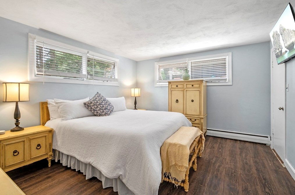 82 Cornell Rd, Marblehead MA 01945-2198 exterior