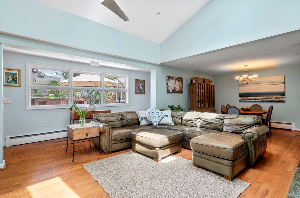 82 Cornell Rd, Marblehead MA 01945-2198 exterior