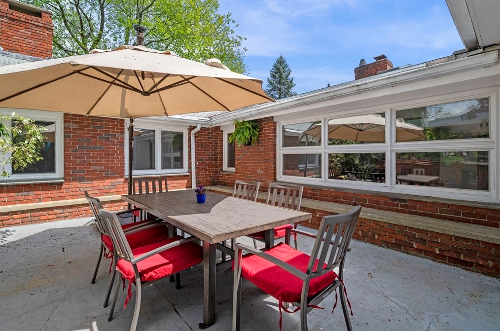 82 Cornell Rd, Marblehead MA 01945-2198 exterior