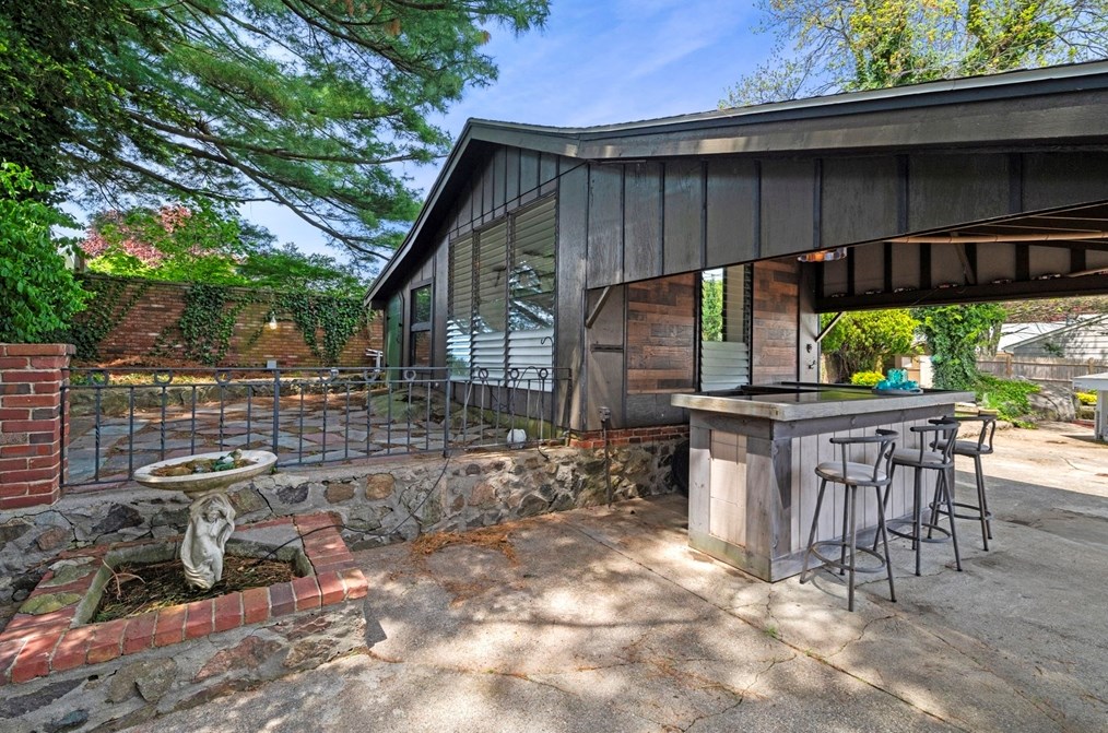 82 Cornell Rd, Marblehead MA 01945-2198 exterior