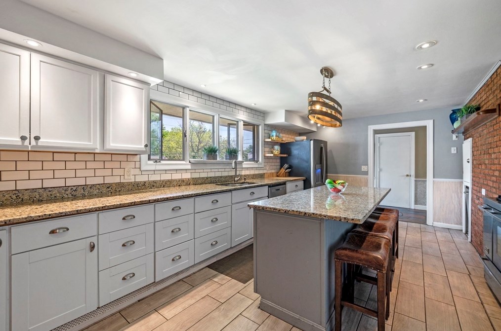 82 Cornell Rd, Marblehead MA 01945-2198 exterior