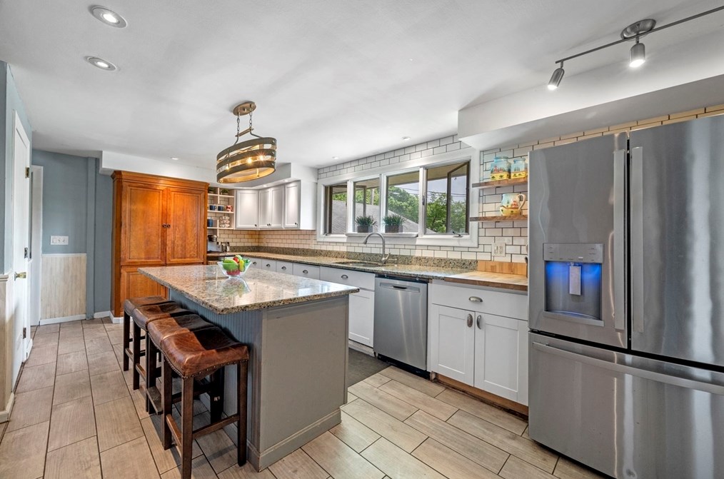 82 Cornell Rd, Marblehead MA 01945-2198 exterior