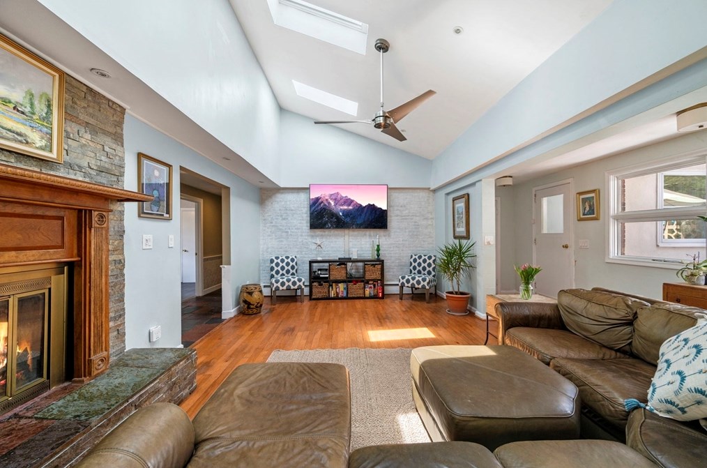 82 Cornell Rd, Marblehead MA 01945-2198 exterior