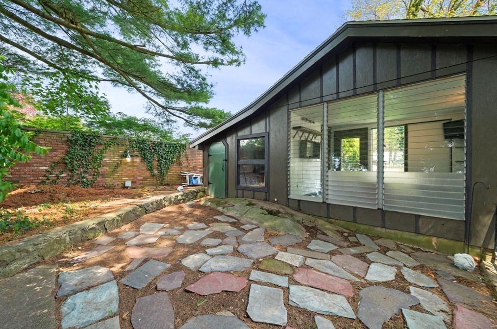 82 Cornell Rd, Marblehead MA 01945-2198 exterior