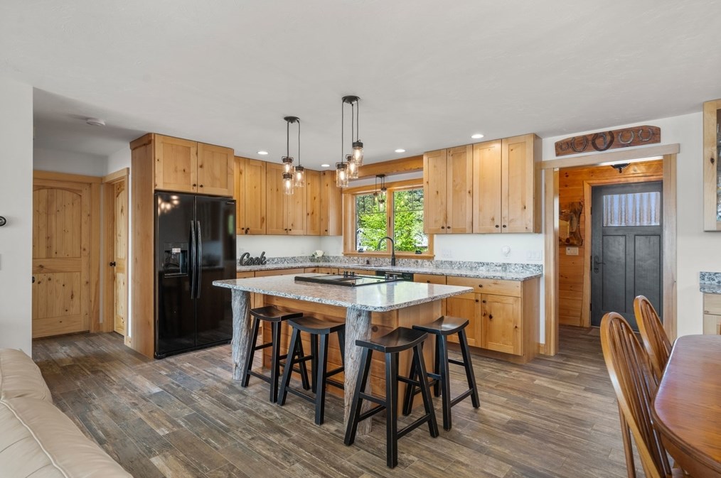 58 Blueberry Rd, Plymouth MA 02360-6800 exterior