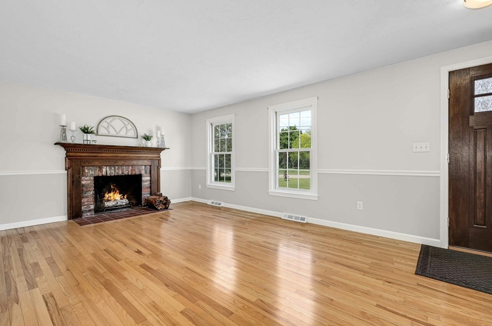 7 Sweetland Farm Rd, Norfolk MA 02056-1346 exterior