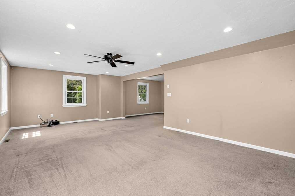 7 Sweetland Farm Rd, Norfolk MA 02056-1346 exterior