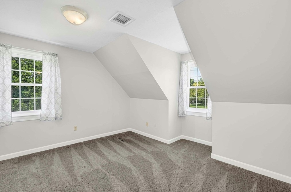 7 Sweetland Farm Rd, Norfolk MA 02056-1346 exterior