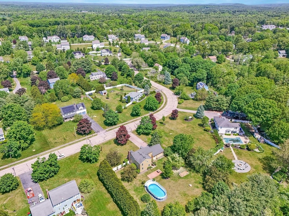 7 Sweetland Farm Rd, Norfolk MA 02056-1346 exterior