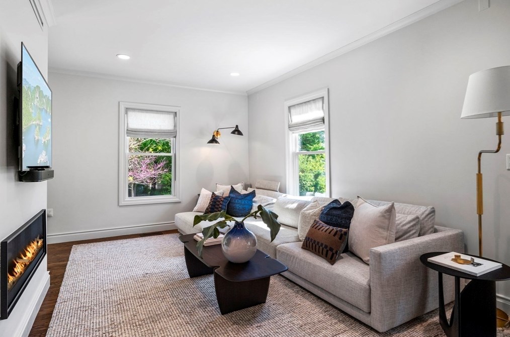 39 Jersey St, Marblehead MA 01945-2414 exterior