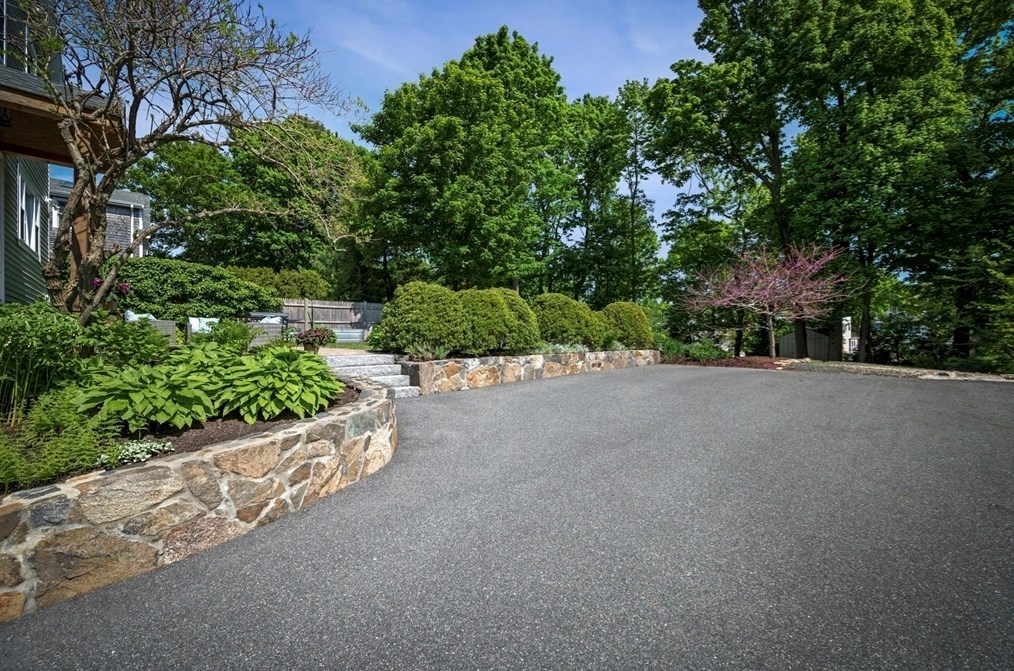 39 Jersey St, Marblehead MA 01945-2414 exterior