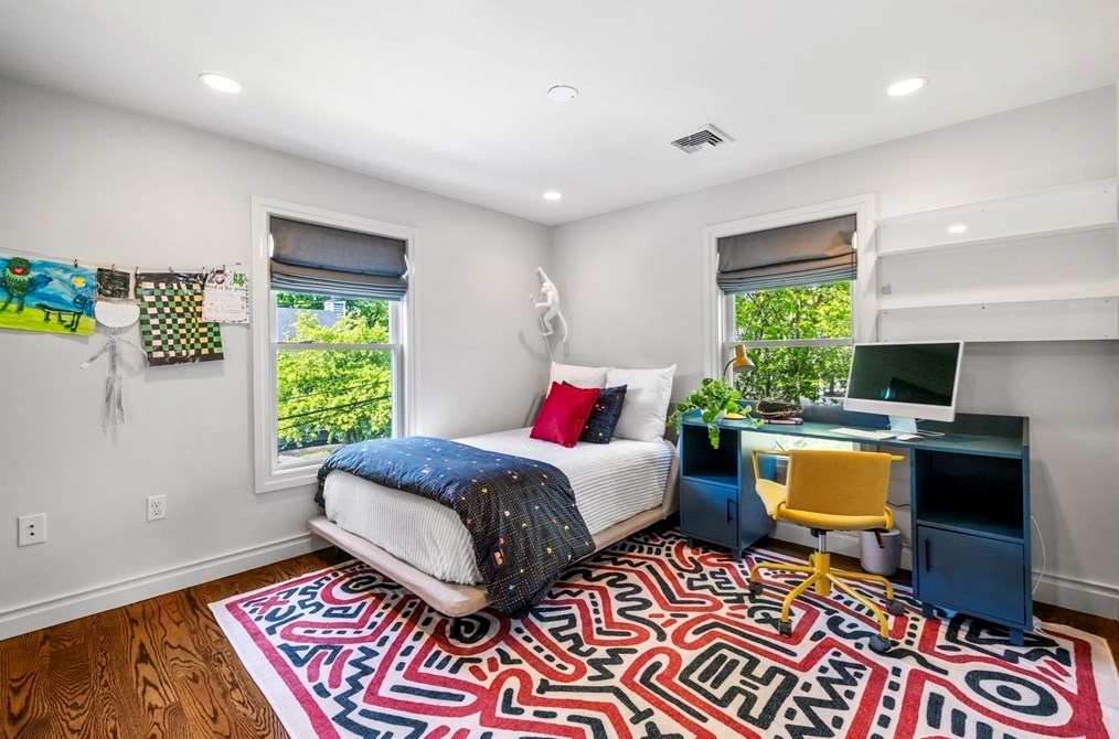 39 Jersey St, Marblehead MA 01945-2414 exterior