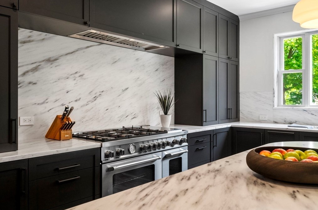 39 Jersey St, Marblehead MA 01945-2414 exterior