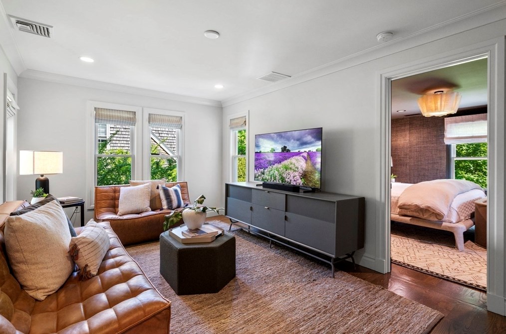 39 Jersey St, Marblehead MA 01945-2414 exterior