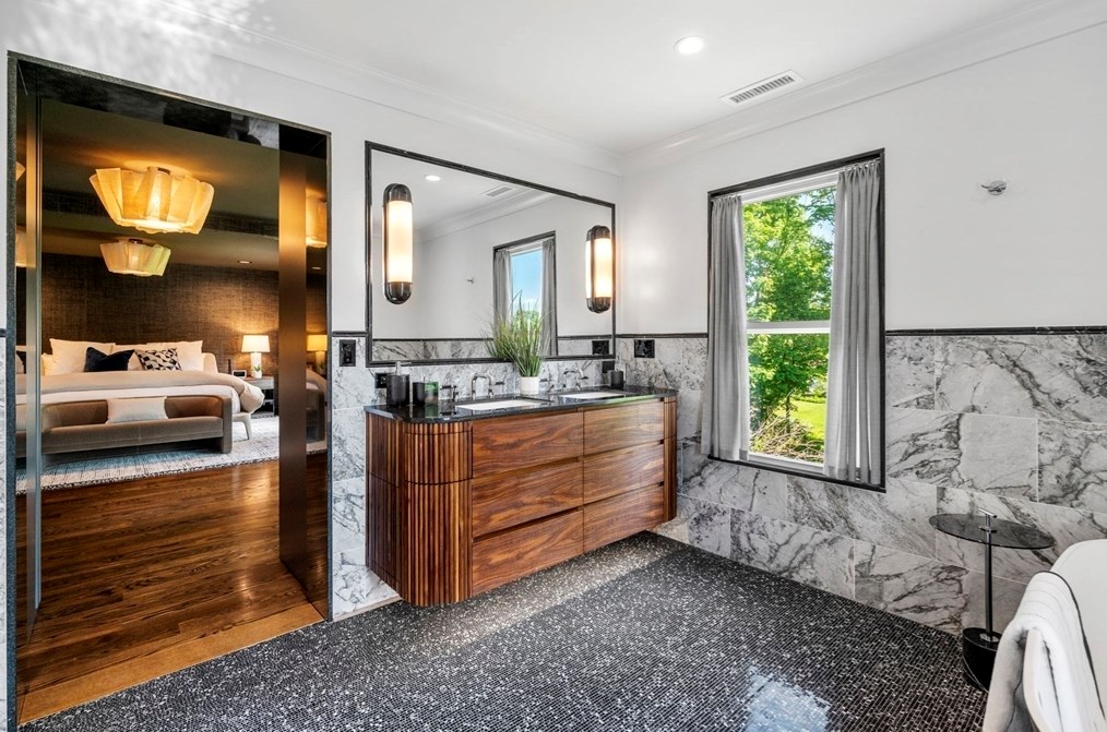 39 Jersey St, Marblehead MA 01945-2414 exterior