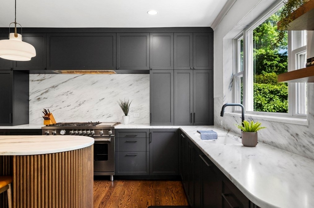 39 Jersey St, Marblehead MA 01945-2414 exterior