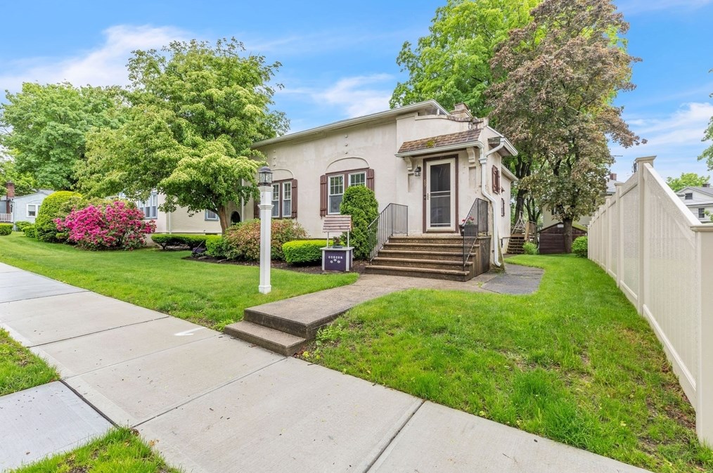 89 Hadwen Rd, Worcester, MA 01602