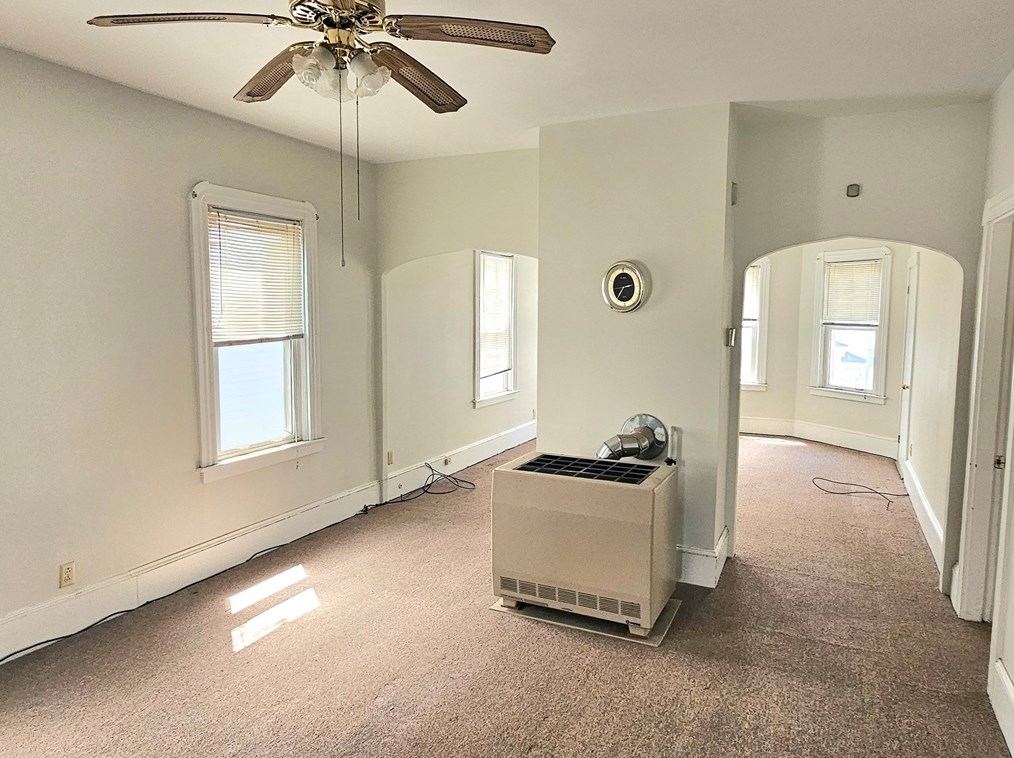 87 Hathaway St, New Bedford MA 02746-2243 exterior