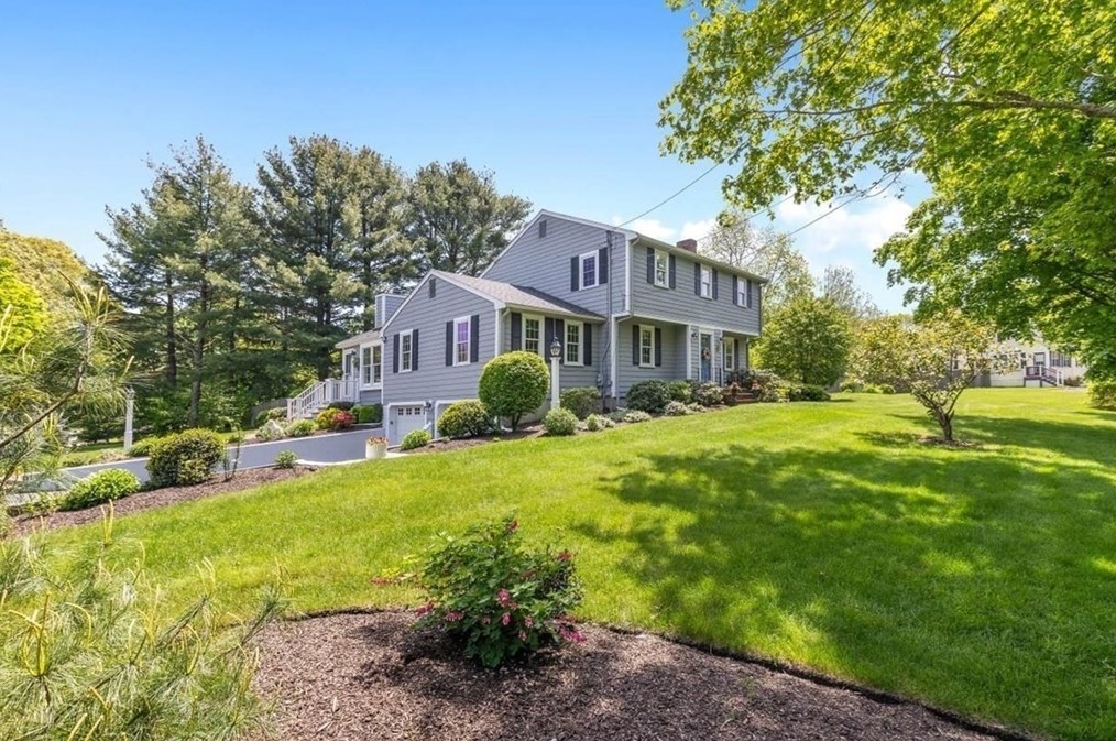 60 Old County Rd, Hingham, MA 02043-3510