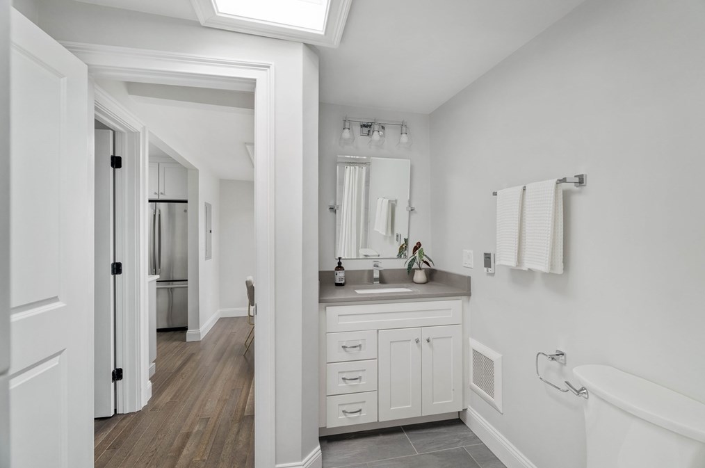 8 5th St, Cambridge MA  02141-1102 exterior