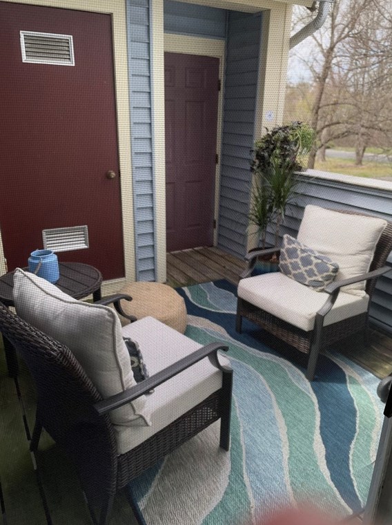 559 Nassau Dr, Springfield MA 01129-1404 exterior