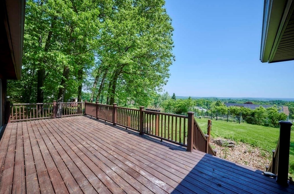 115 Hl St, Leominster MA 01453-3912 exterior