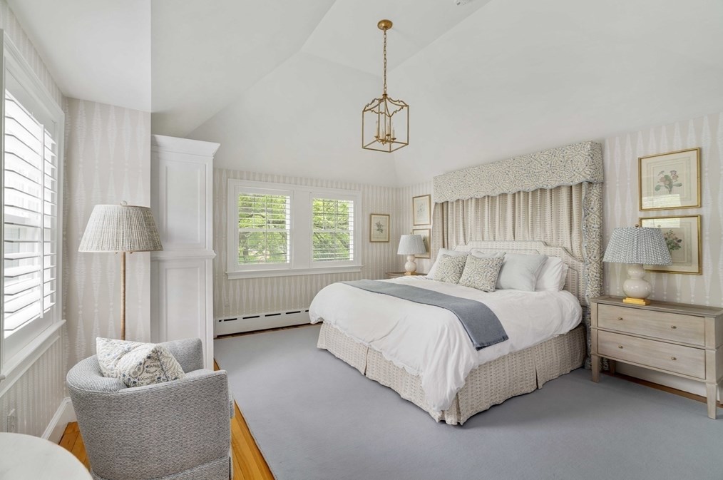 106 Florence Ave, Arlington MA 02476-7264 exterior