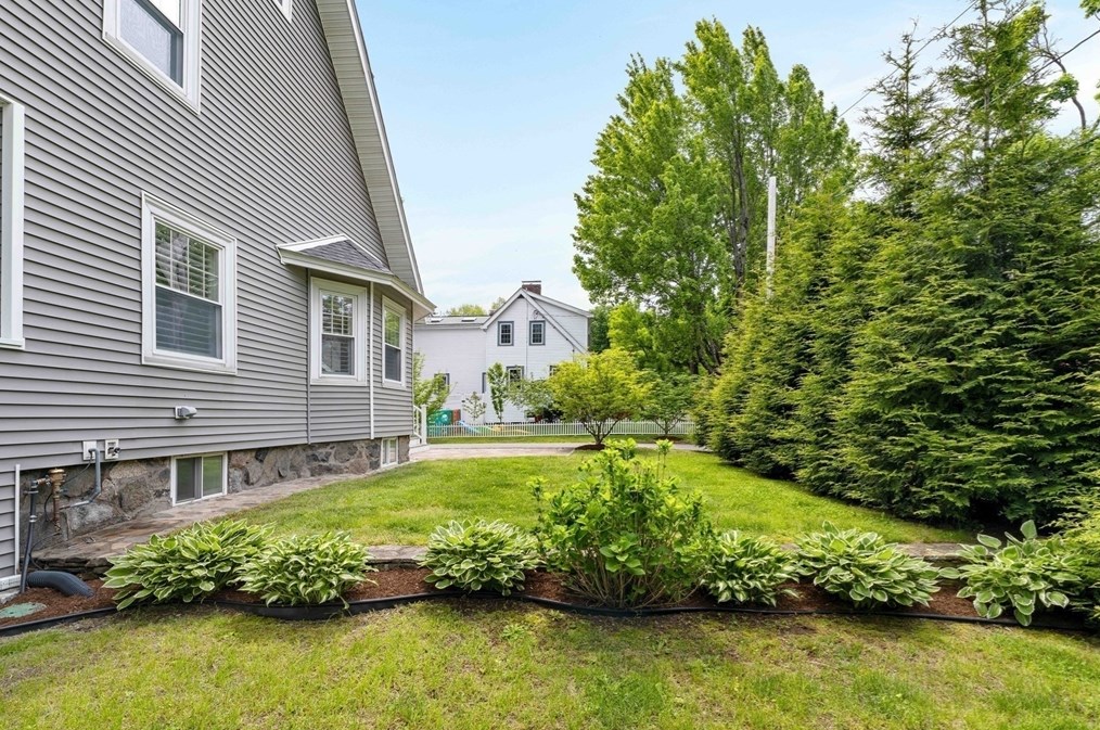 106 Florence Ave, Arlington MA 02476-7264 exterior