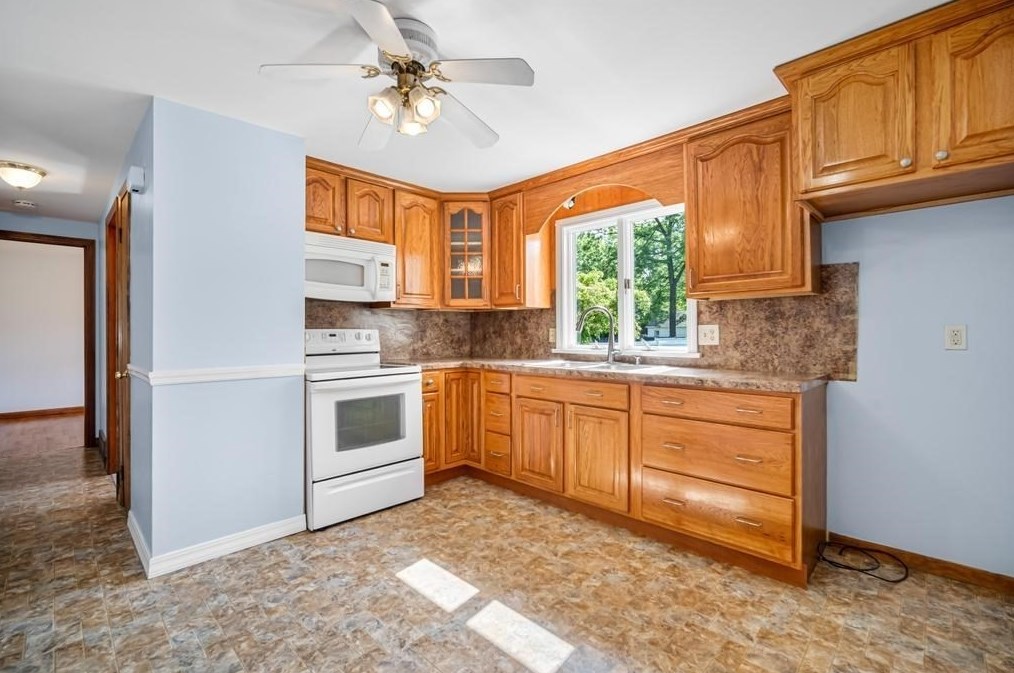 39 Atwater St, Montgomery, MA 01085